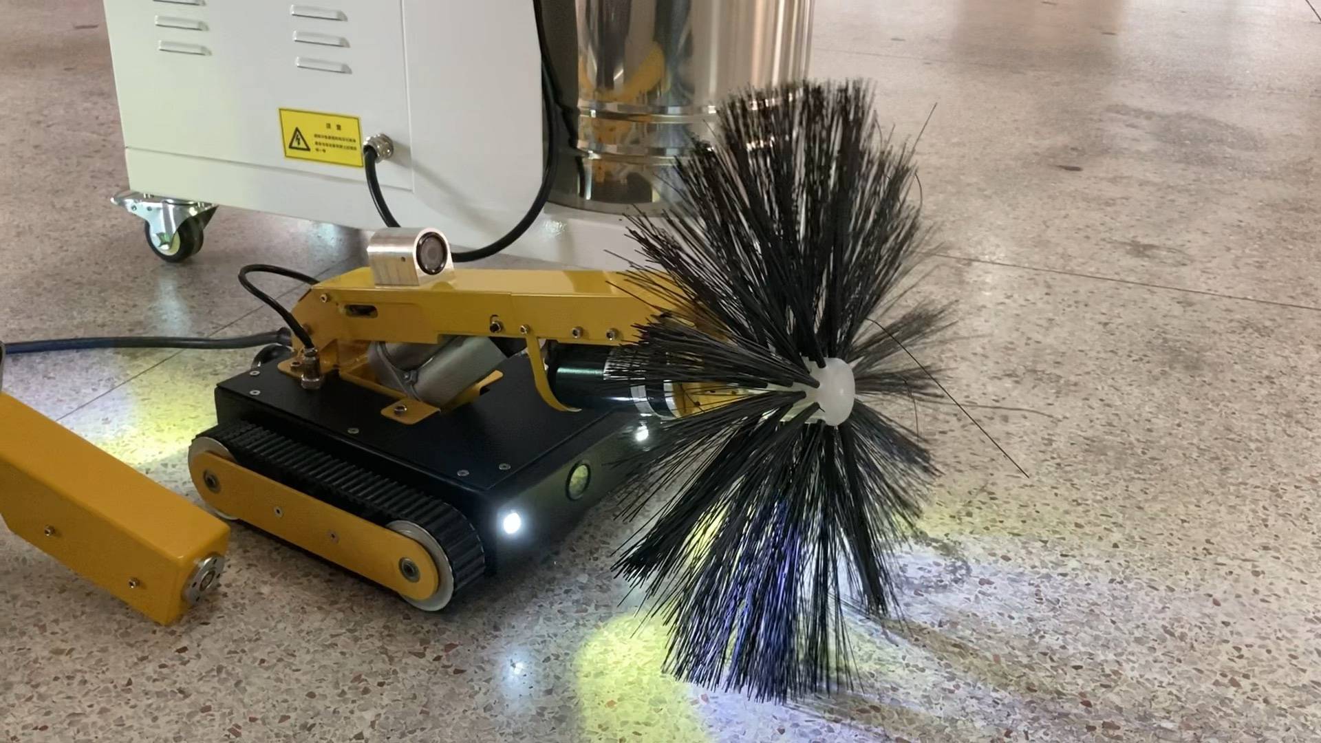 中央空调清洗机器人_检测_管道_消毒