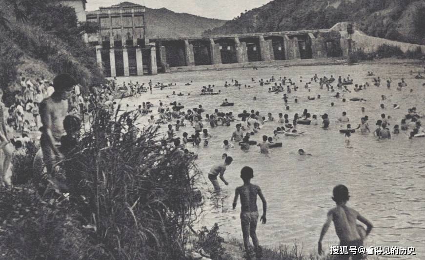老照片 1984年的广西百色 著名的游泳之乡