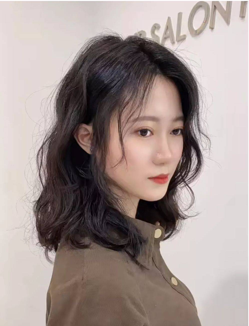 发型2月发型怎么做？选来选去我看好这14款，还是烫发最时尚