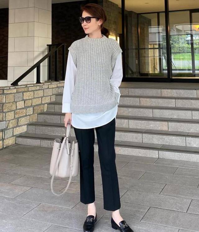 颜色 四十岁女性适合什么穿衣风格？多尝试熟女风搭配，温柔且高级！