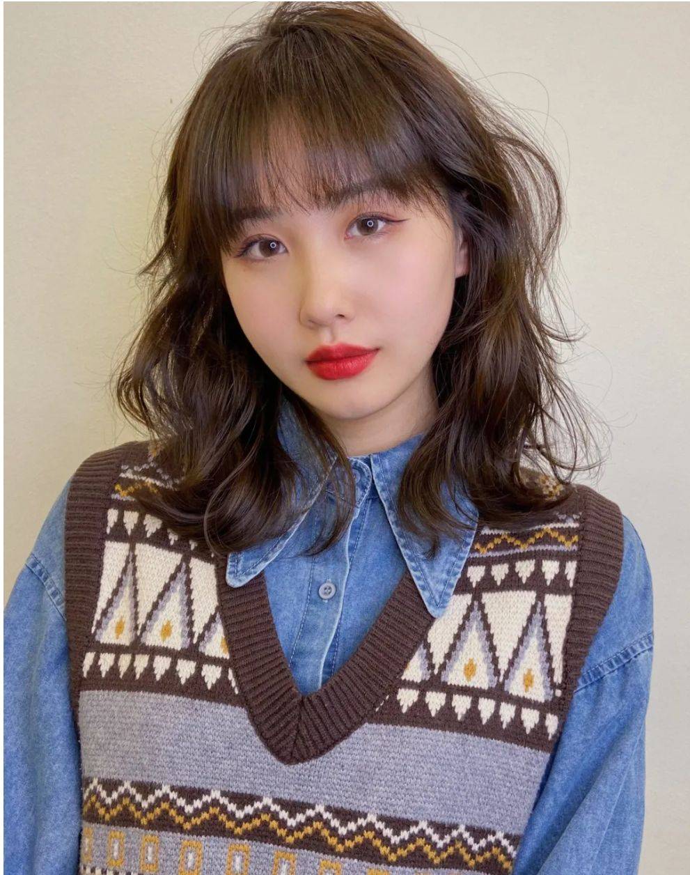 发型2月发型怎么做？选来选去我看好这14款，还是烫发最时尚