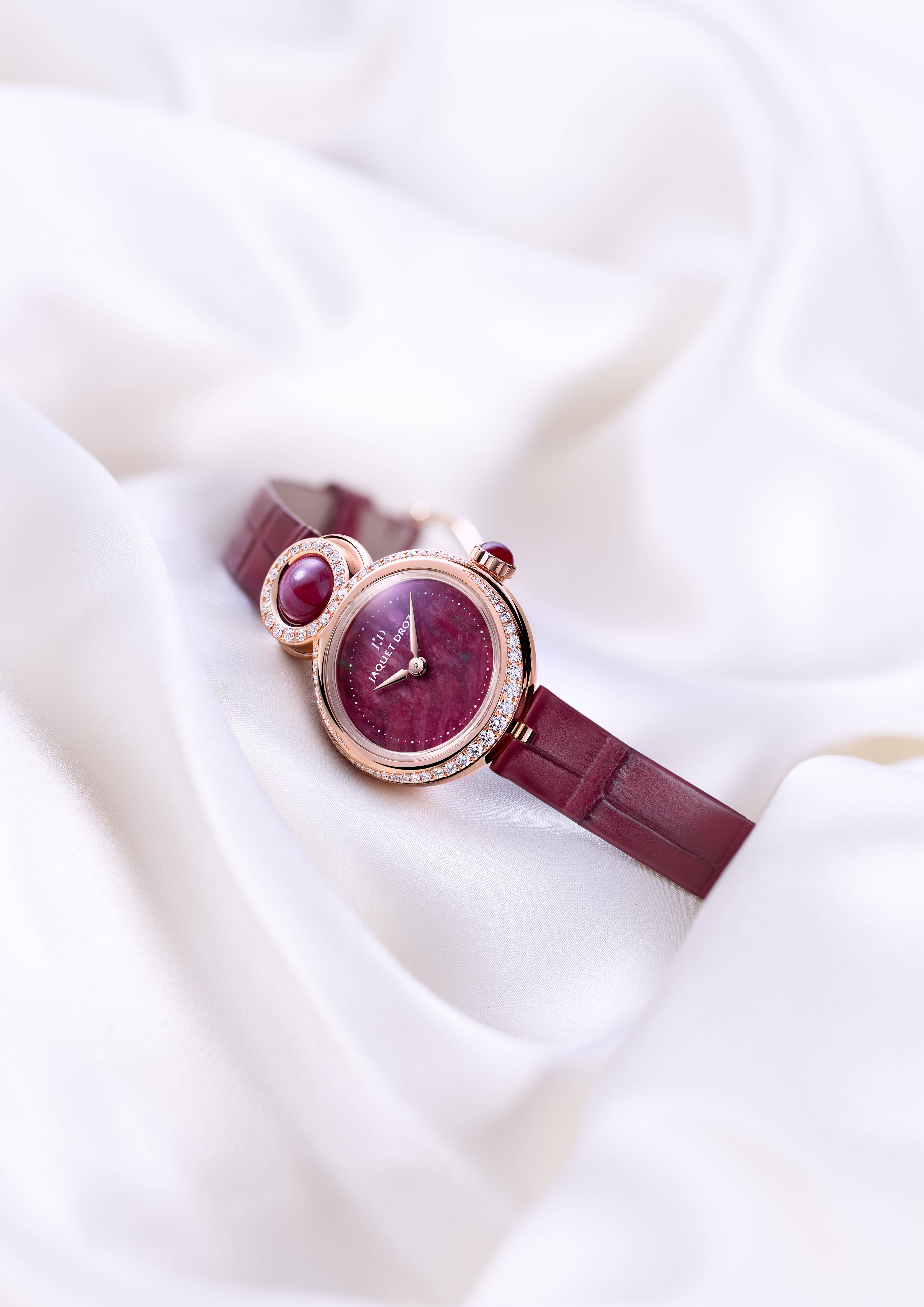 ��ת�й����ſ˵��޺�ɫϵ���Ϊ����ϲ������