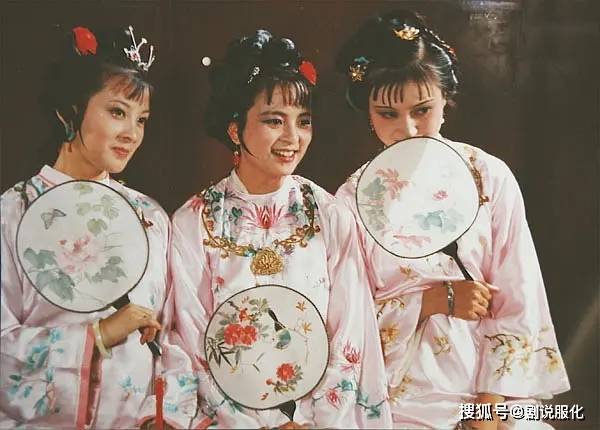 传统 服装师集体阵亡！古装剧除了交领长袍，就没别的款了？