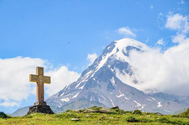 的中世纪教堂,美得让人窒息,景色一流_别克_斯特潘茨_格鲁吉亚拉里