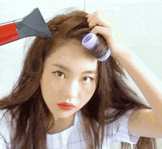 卷发高马尾太常见,女明星都爱上瀑布高马尾,唐嫣李沁扎上减龄又元气