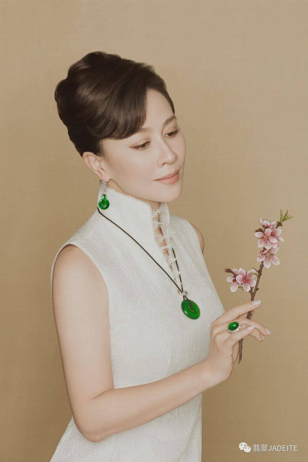 封面人物 | 刘嘉玲携手翡月荟显东方韵致 翡翠品牌塑造的新探索