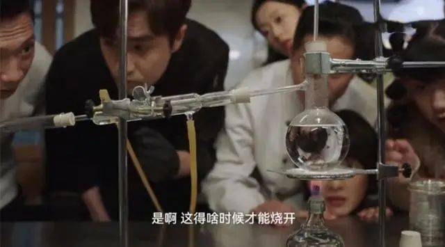 国产|“3大女神”联手，首播就拿下冠军，这是2月最值得看的国产剧？