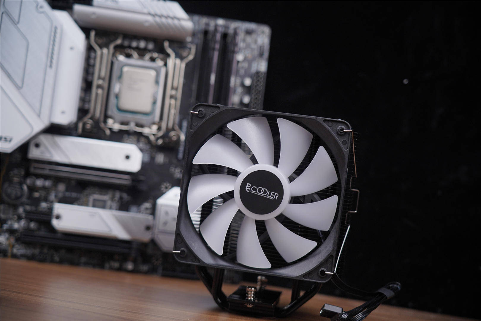 超频三东海r4000来袭支持12代酷睿可压12700k牛吧