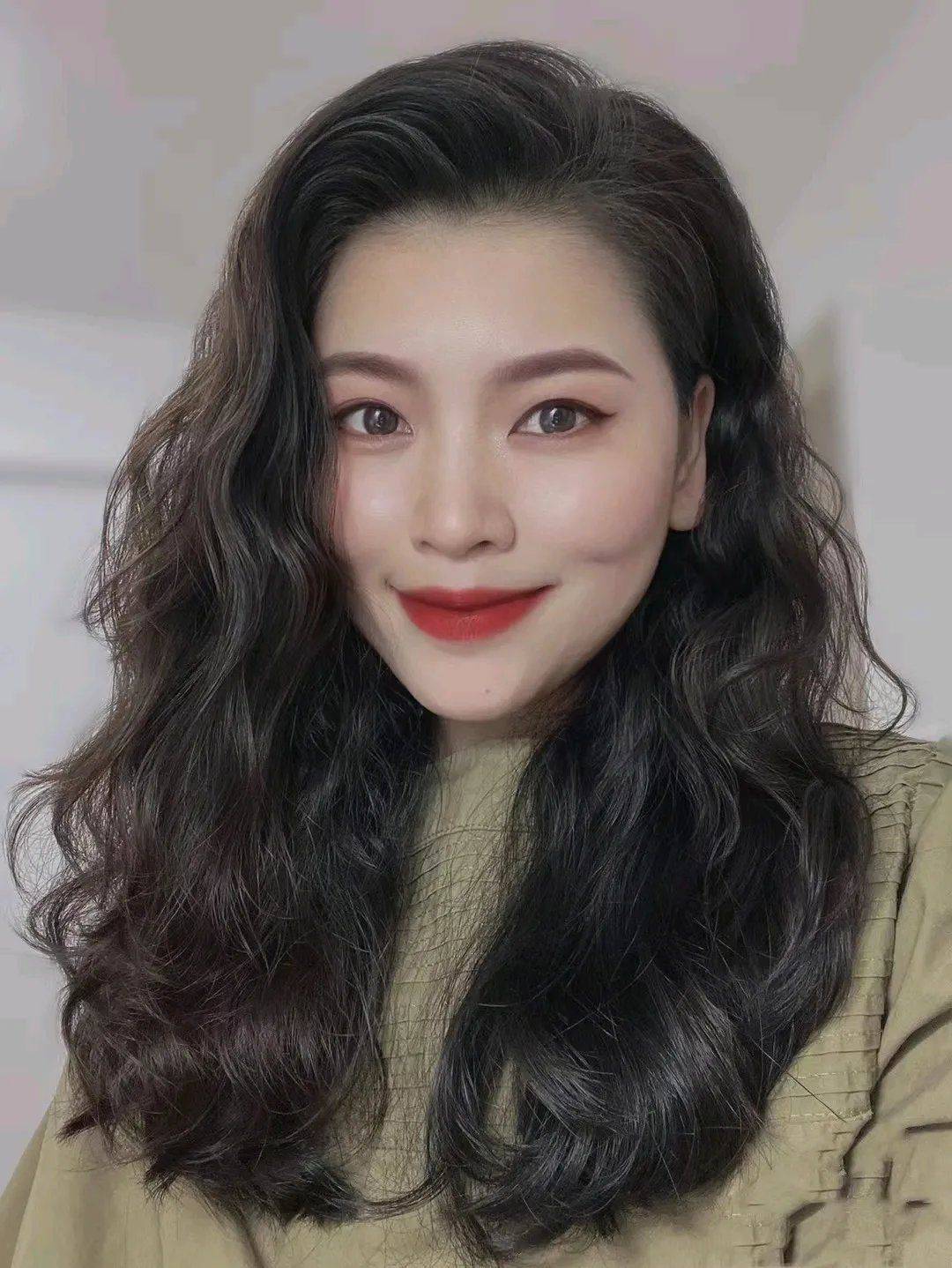 发型新春流行发型17款，好看时尚很心动，每款都想试一试