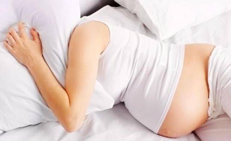 子宫|孕妈三种睡姿不可取，胎宝会难受，自己也不舒服，赶紧纠正