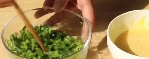 做法|早餐不要出去买了，早起五分钟，不用和面，早餐就是如此简单