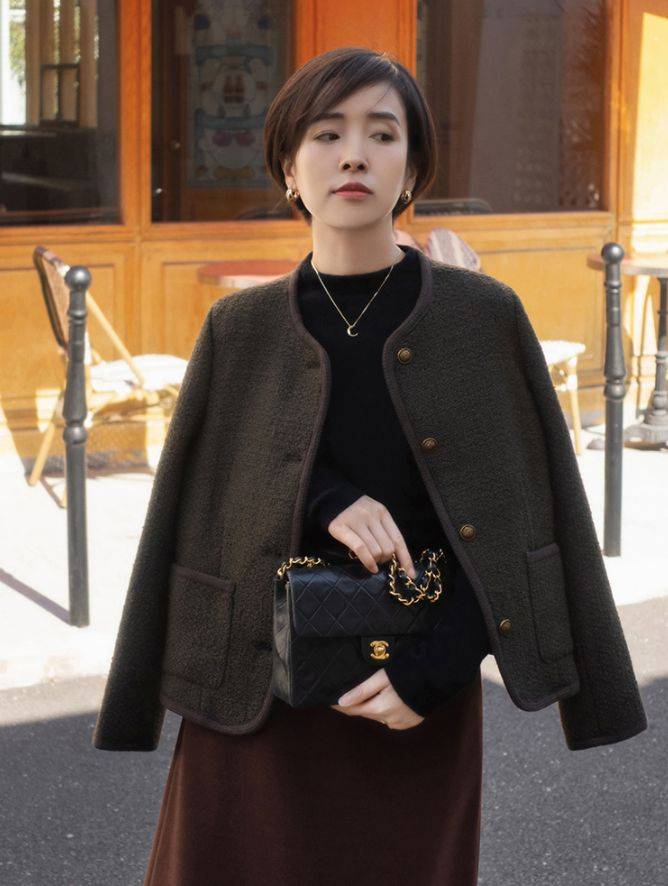 短大衣 这才是40岁女人的开春穿搭模板，不显老也不扮嫩，普通人也可照搬