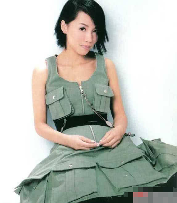 她曾是香港四大天后,声带受伤梅艳芳想拉她一把,网友;太可惜了_李蕙敏