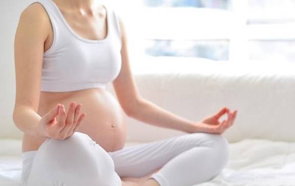 分泌物|孕妇的内裤出现这2种“异常”情况，或许是宝宝在发信号，别大意