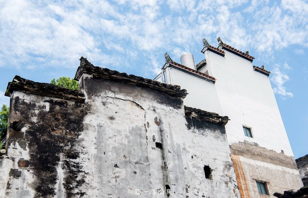 时间|上饶山区隐藏一座圆形古村，三面被水包围，因为偏远而游客罕至