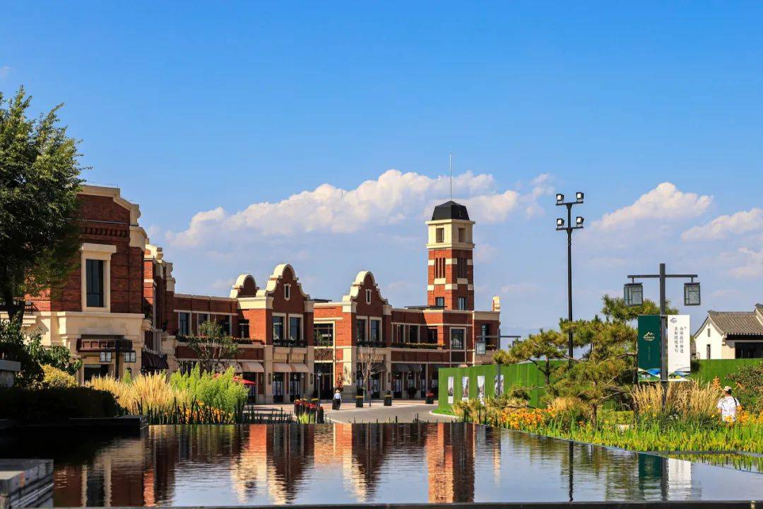 2022世家康养小镇美好如期心向未来