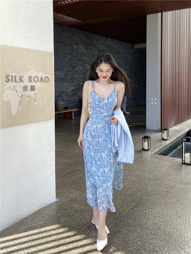 颜色 不管是奶奶衫、还是碎花裙，要想去掉“土气”，靠这3技轻松破解