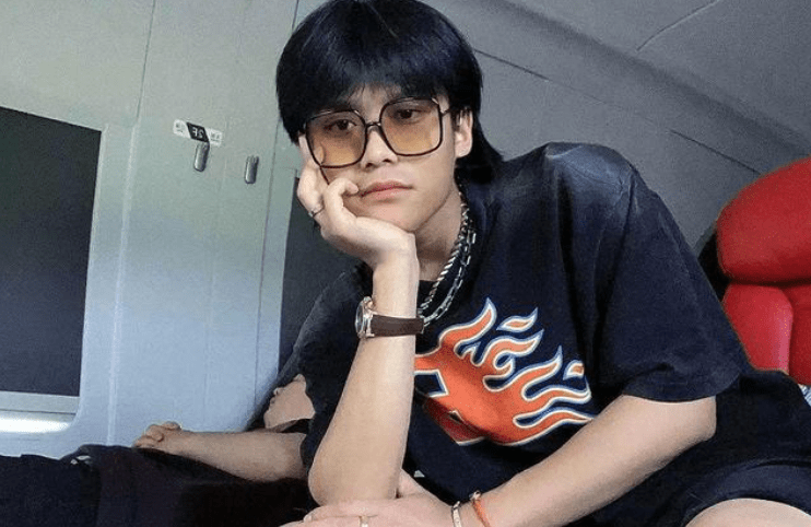 直播间|疯狂小杨哥:全网粉丝达6000万,带货翻车人气却居高不下,凭啥?