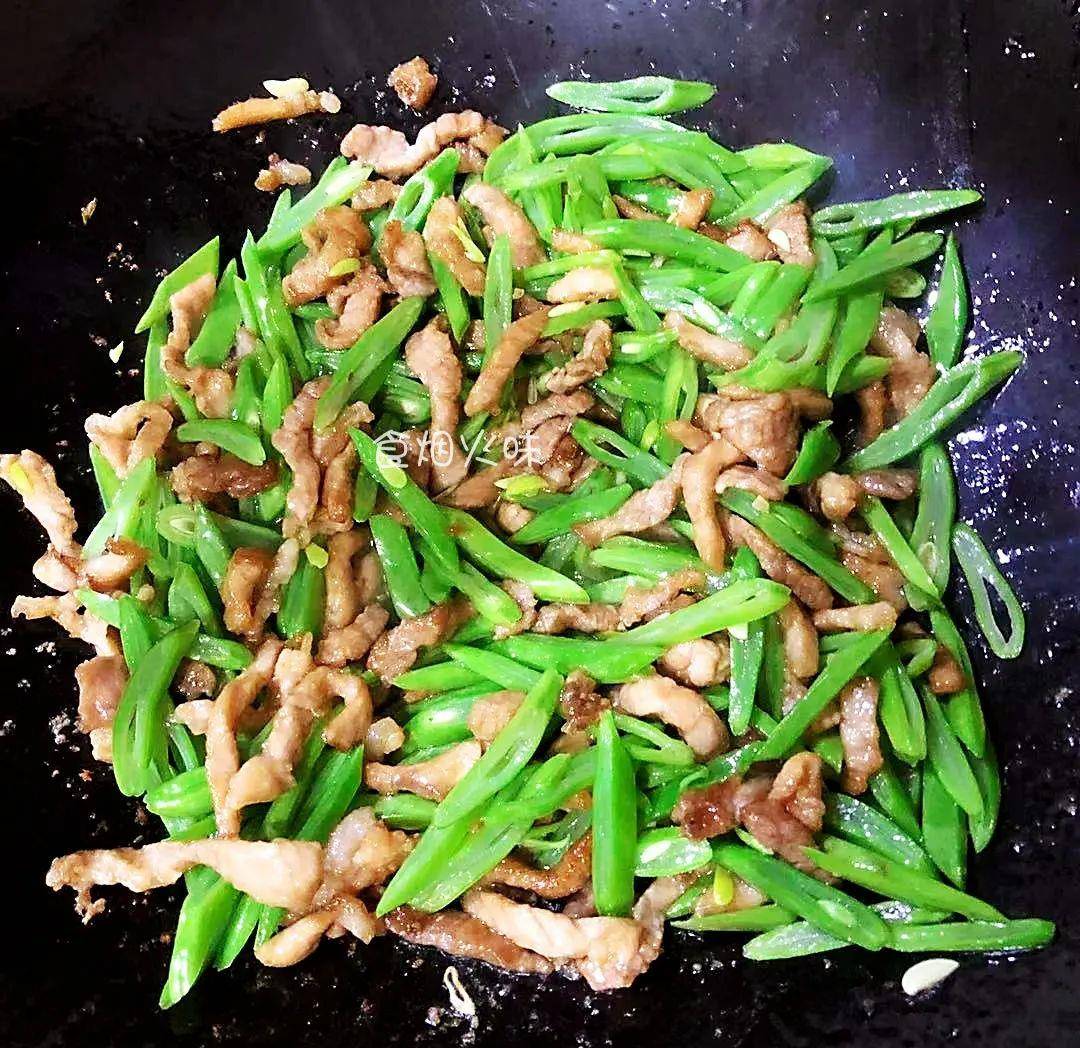 怎么把肉炒的嫩点 947b7e0114aa420fafeb99c015cb748a.jpeg