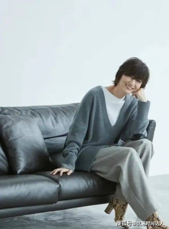 富冈 中年女人别轻易服老！跟富冈佳子学简约搭配，优雅大气特年轻