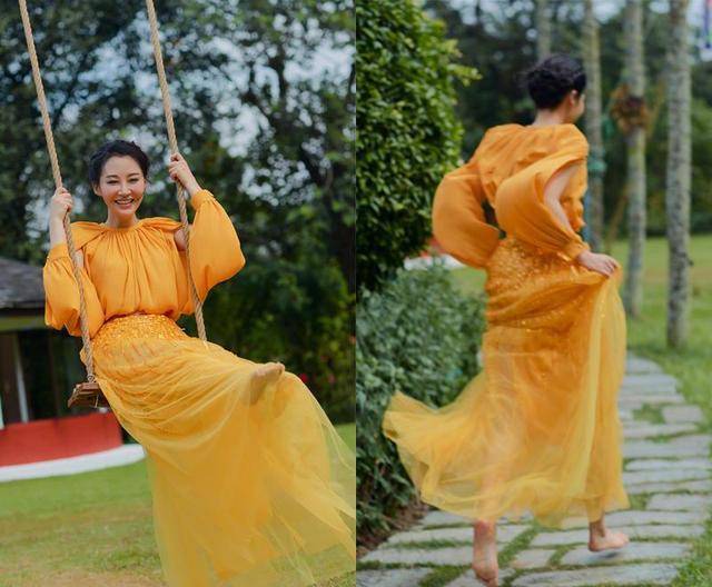 西装 许晴不扮嫩时太迷人，穿丝绒红装秀细腰长腿，50岁的脸嫩而不僵