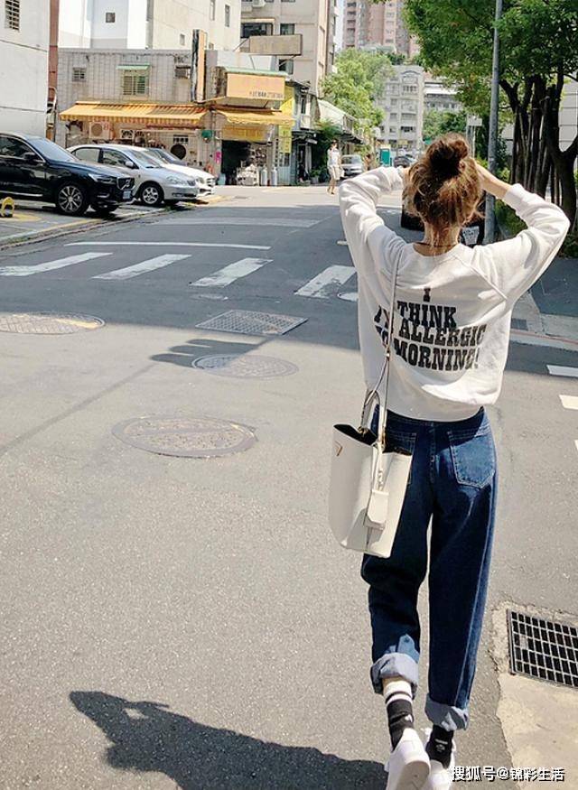 林志玲 论“冻龄”林志玲都输给她了！40岁不“装嫩”也活成了20岁的样子