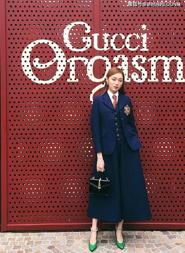 黑色 论“腿长”关晓彤都输给她！再难穿的衣服，也穿出腿长两米既视感