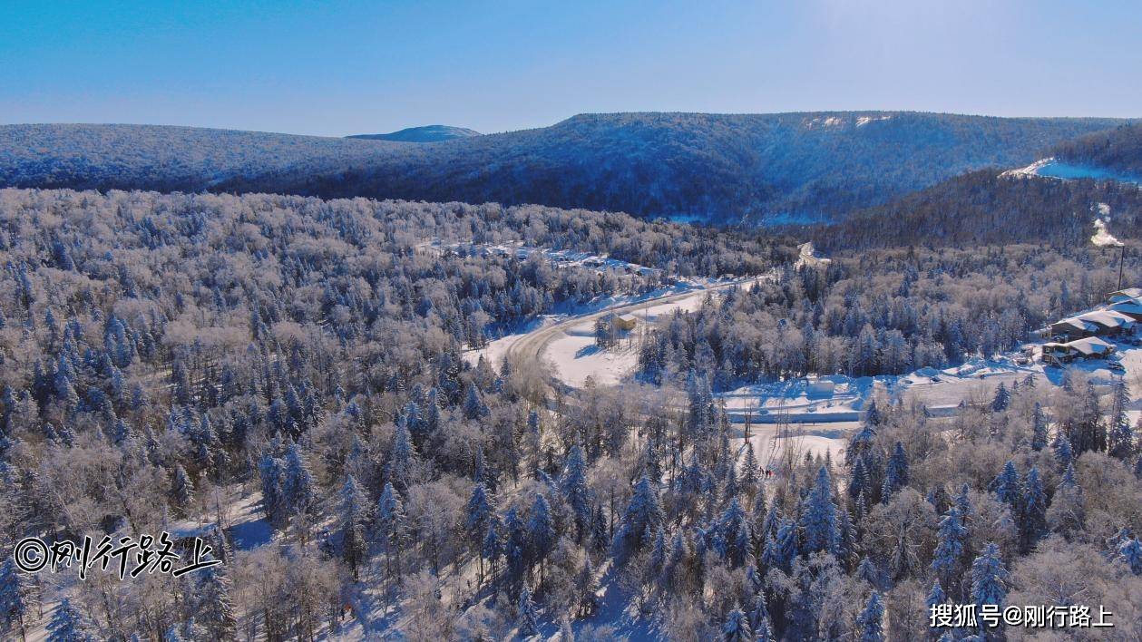 雪乡|中国东北冬天最美公路，亚雪公路雾凇长廊打卡