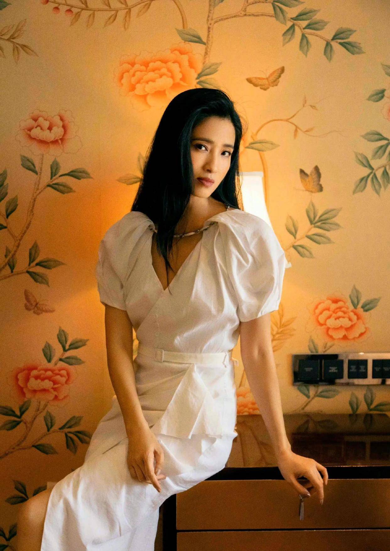 职场|《盛装》热播，剧中六位女星，个个风姿绰约气质脱俗，你喜欢谁