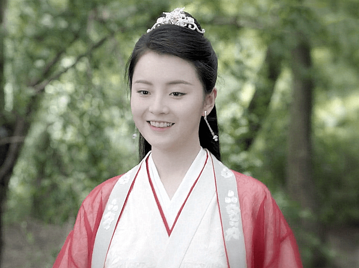 而是鲛人止渊,后来鲛人止渊被时影所杀,朱颜和时影反目成仇,甚至于