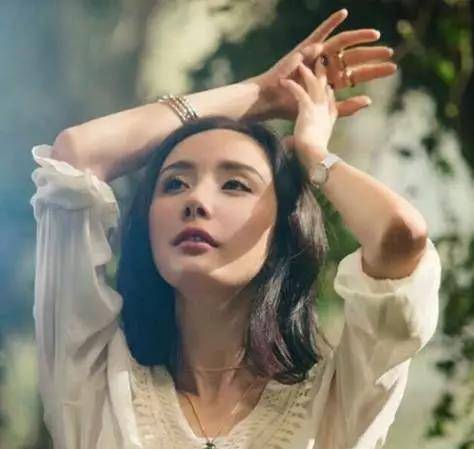 bug 阿娇的腿,杨幂的鼻子,刘亦菲的肩膀,说说女星的长相短板