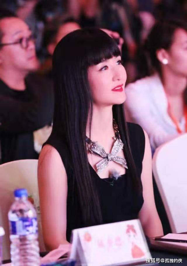 发型真正见过大世面的女人，都不会去剪这4种发型，有股浓浓的大妈感