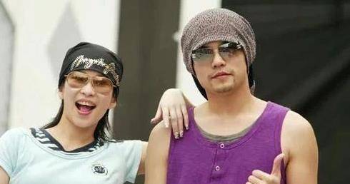 她和周杰伦对唱走红,一度撞脸萧亚轩,今40岁脸越来越僵难认出_温岚