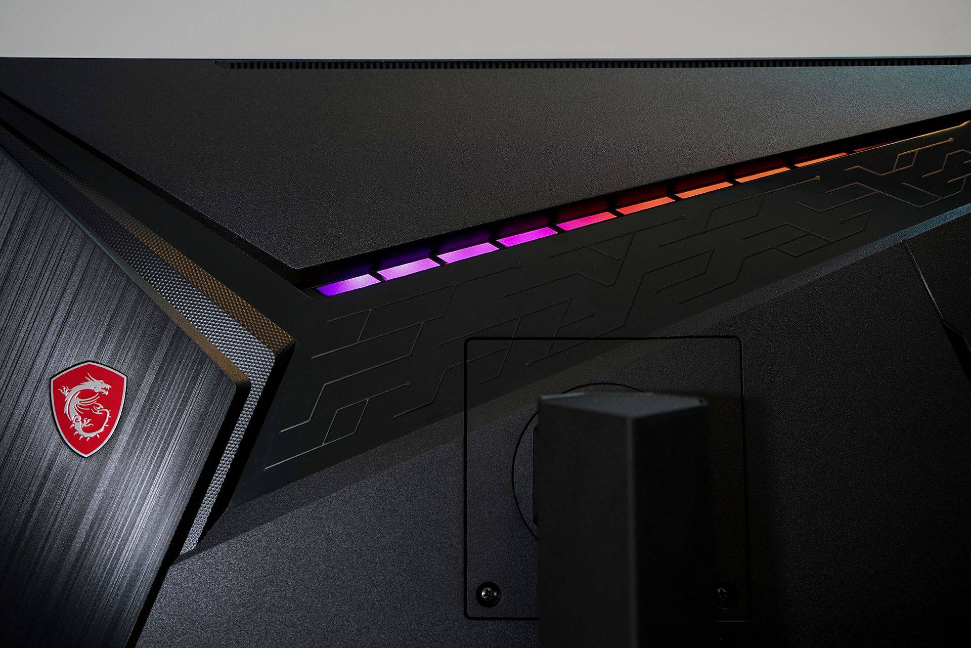 妥妥的游戏外挂 微星MAG274QRF-QD电竞显示器开箱体验