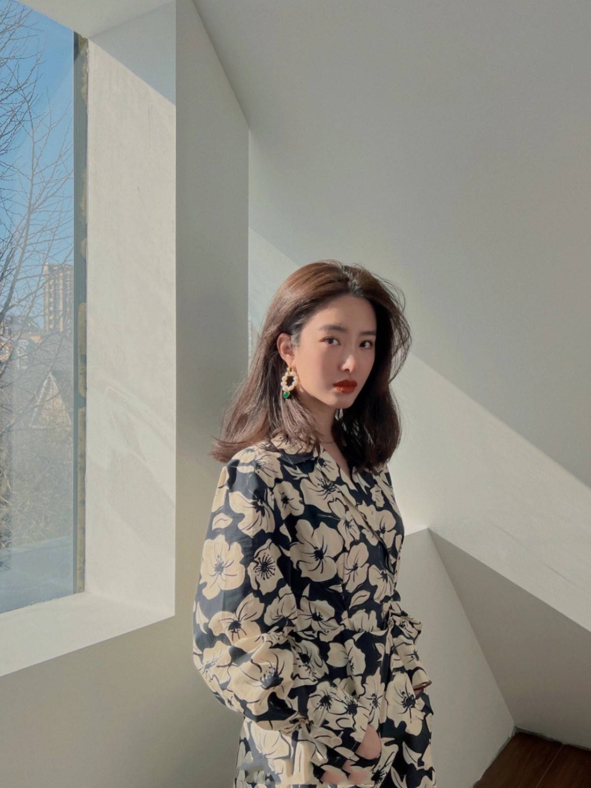 典范 杨采钰穿搭堪称优雅成熟的典范，私服穿出了法式风情，又美又甜