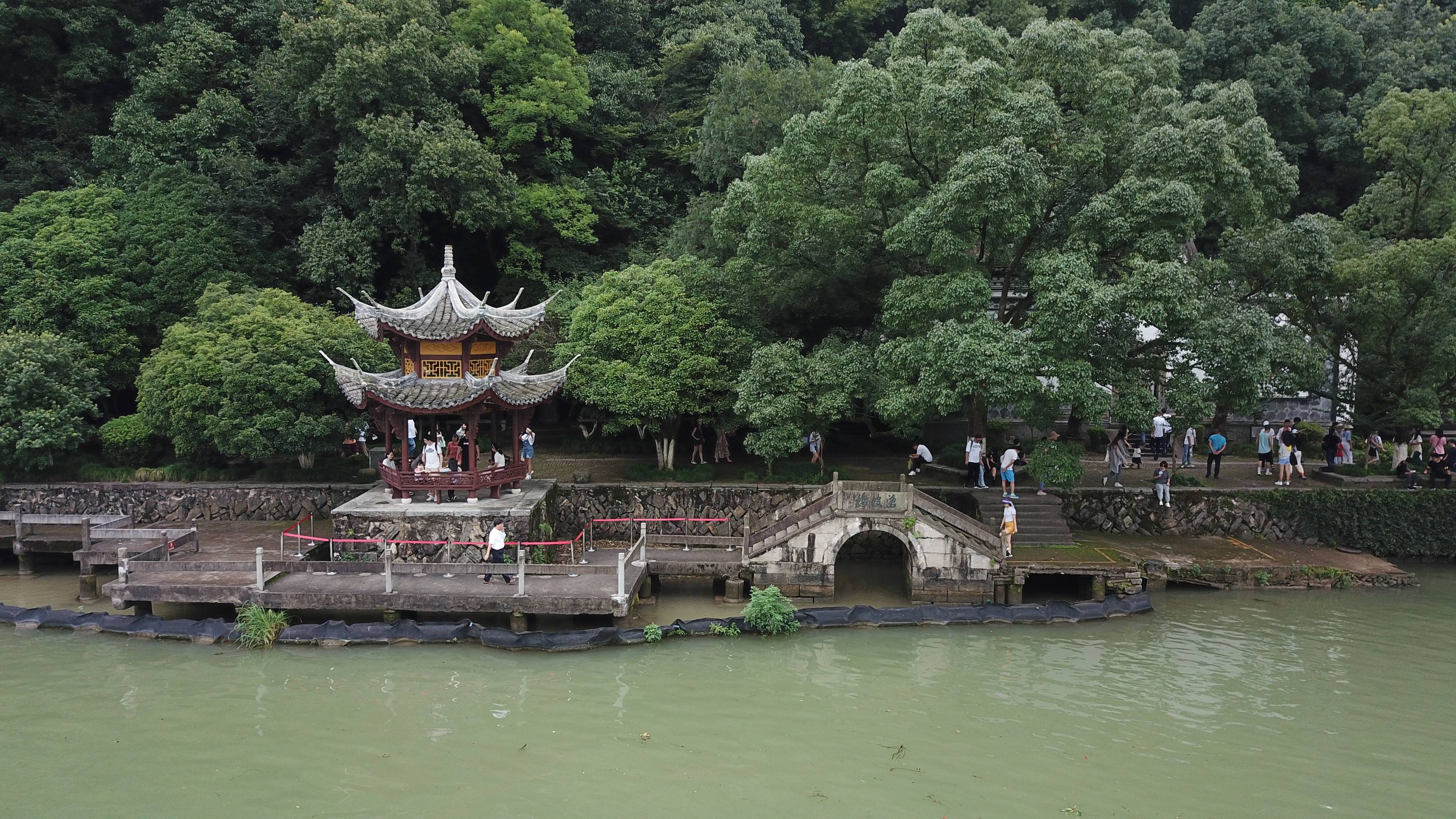 来自|中国最美县城藏在浙江，全国的快递基本上都来自这里，景色很美