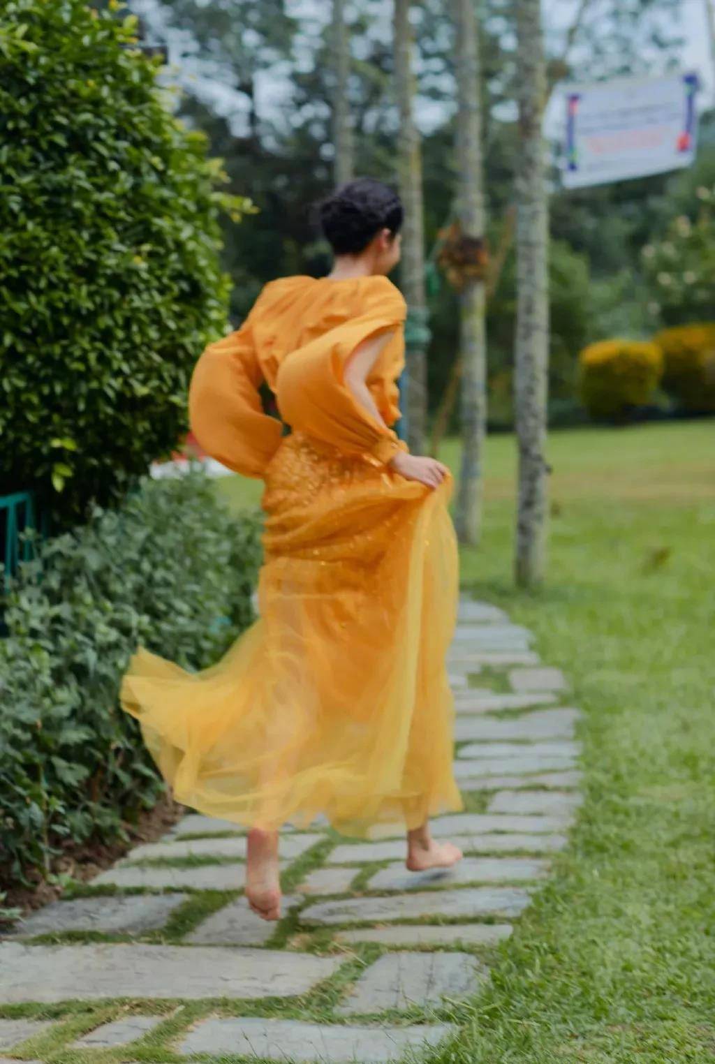 滑有 50岁的王菲活的像个青春期少女！许晴 刘嘉玲更是“浪”出天际