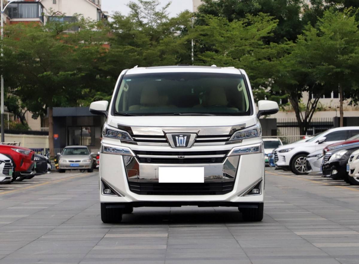 有它何需埃尔法车标是皇冠车长4975mm配7座还不用加价