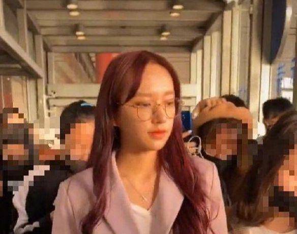假发21岁红得发紫，被公司压榨丑成大妈？仙女人设崩了？