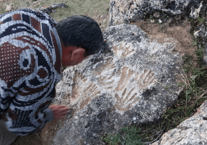 原创
邱桑温泉发现了20万年前的脚印,专家说:古代智人曾在这里生活