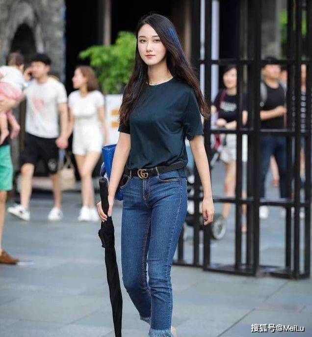 身材 少妇身材凹凸有致唯独胯部有点大，网友：这才叫有女人味儿