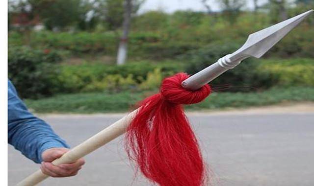 红缨枪上为啥要绑上红缨?