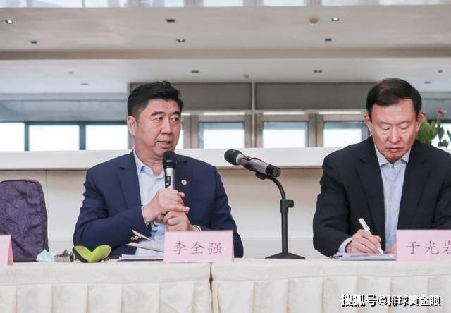 李全强现身江川发言,4名将缺席,练体能是重点_饶书涵_刘力宾_张哲嘉