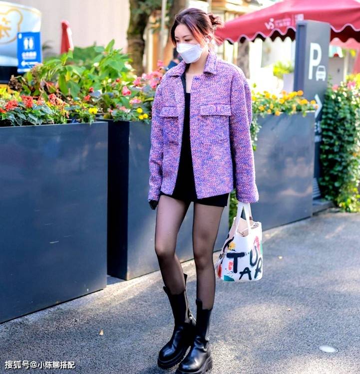 上半身 2022年春季，大龄女人短款外套要这样穿搭，时尚洋气有气质