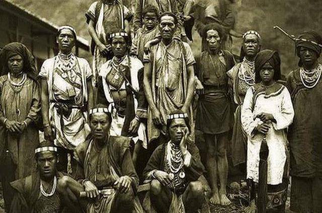 新石器时代的闽台文化同属以"采贝经济"为主的海洋贝丘文化.