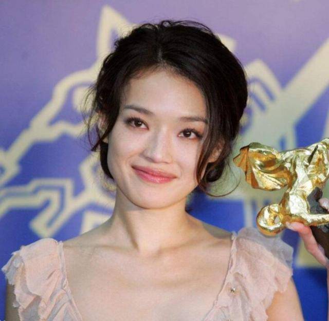 脸部“网红脸”已不吃香，“小方脸”才高级！搭配这三种刘海，超好看