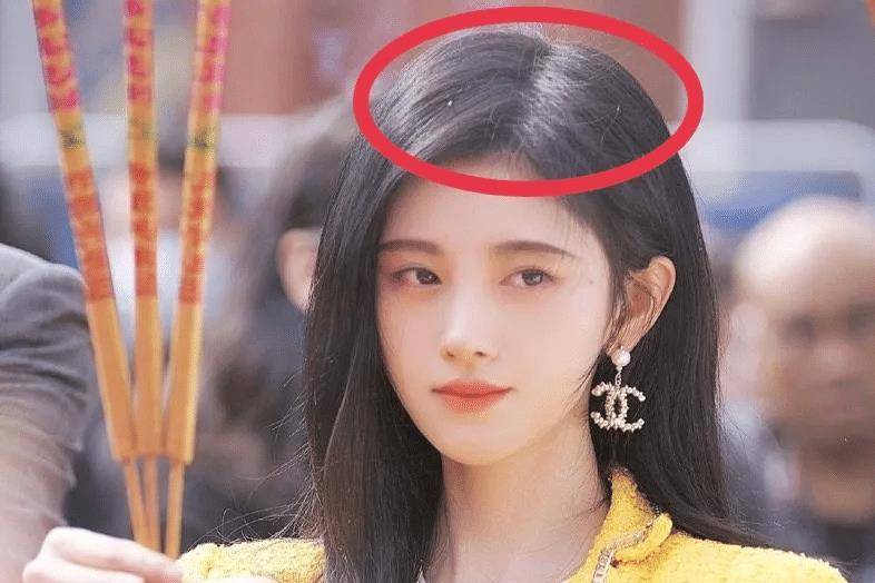 直角鞠婧祎罕见无刘海照曝光！用玻酸注射肩膀？为了美也太狠了