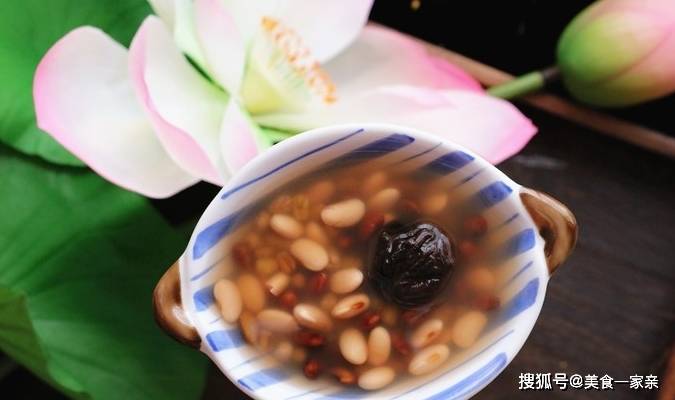 苋菜5种黄豆新吃法，堪比“天然黄体酮”，坚持6个月，皮肤光滑了