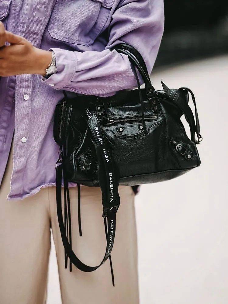 Balenciaga巴黎世家机车包全新升级，Le Cagole会成为新一代It Bag吗_品牌_包袋_风格