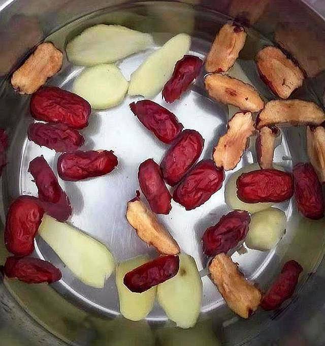 生姜和它一起煮 隔三差五喝点 扫除体内宿便 湿气 腰肢变细了 花椒 红枣 红糖